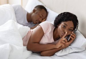 10 Characteristics of a Cheating Woman or a Woman with the Potential to Cheat
